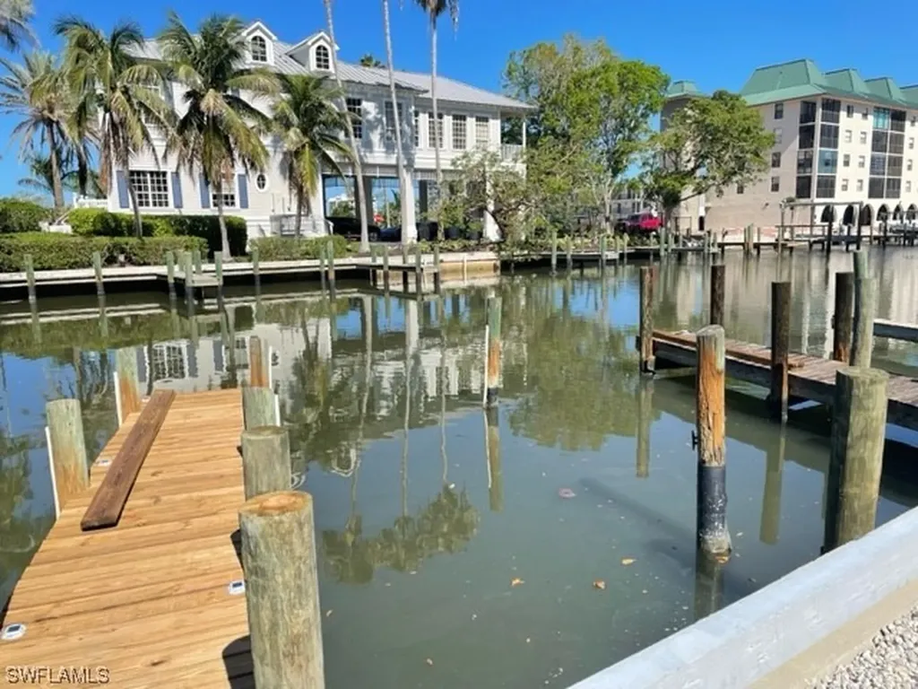 361-4 Vanderbilt Beach Road Naples FL 34108