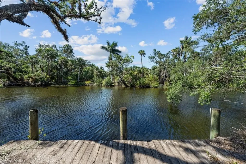 4231 & 4241 Orange River Loop Road Fort Myers FL 33905