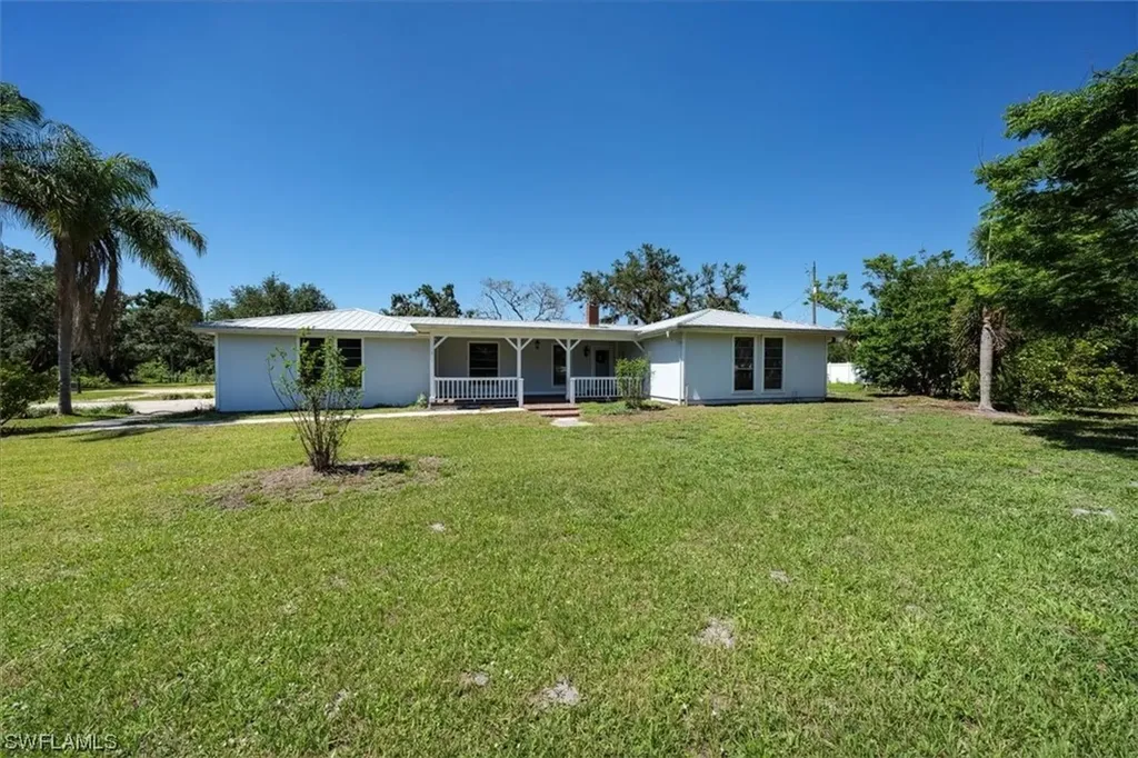 4231 & 4241 Orange River Loop Road Fort Myers FL 33905