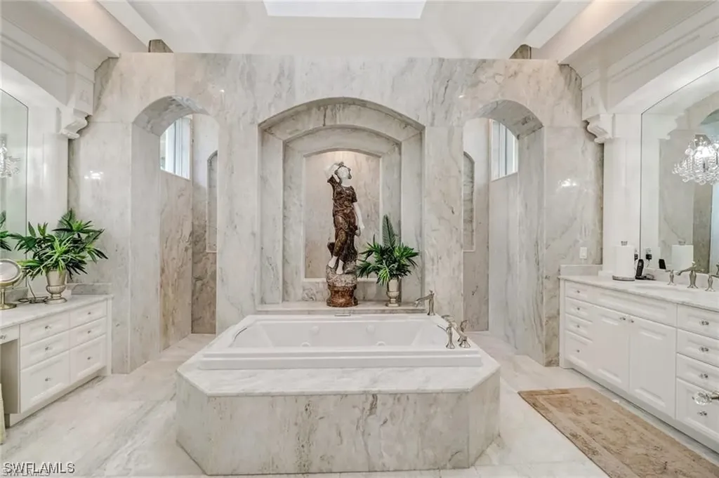 2556 Escada Drive Naples FL 34109