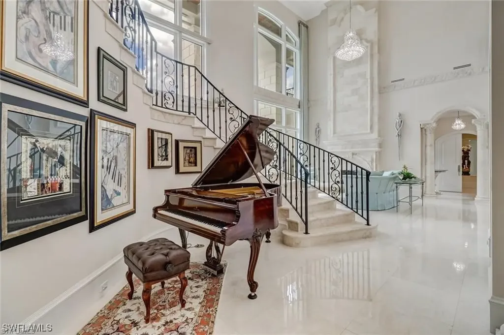 2556 Escada Drive Naples FL 34109