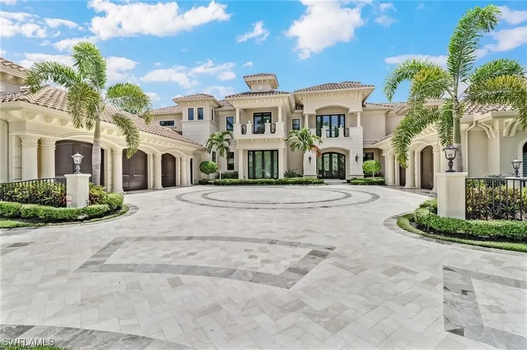 2556 Escada Drive Naples FL 34109