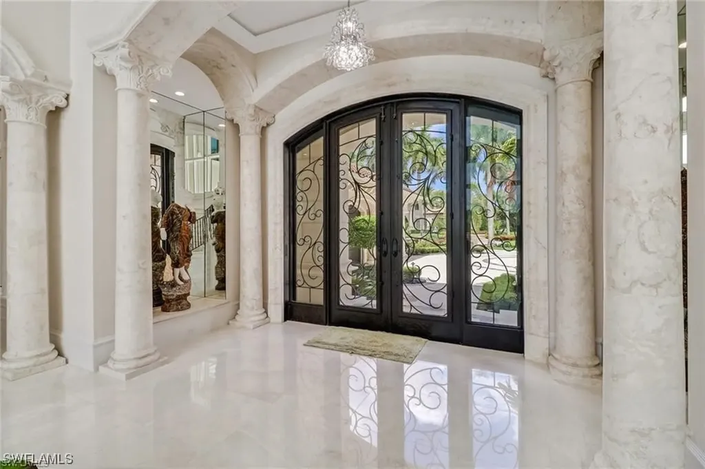 2556 Escada Drive Naples FL 34109