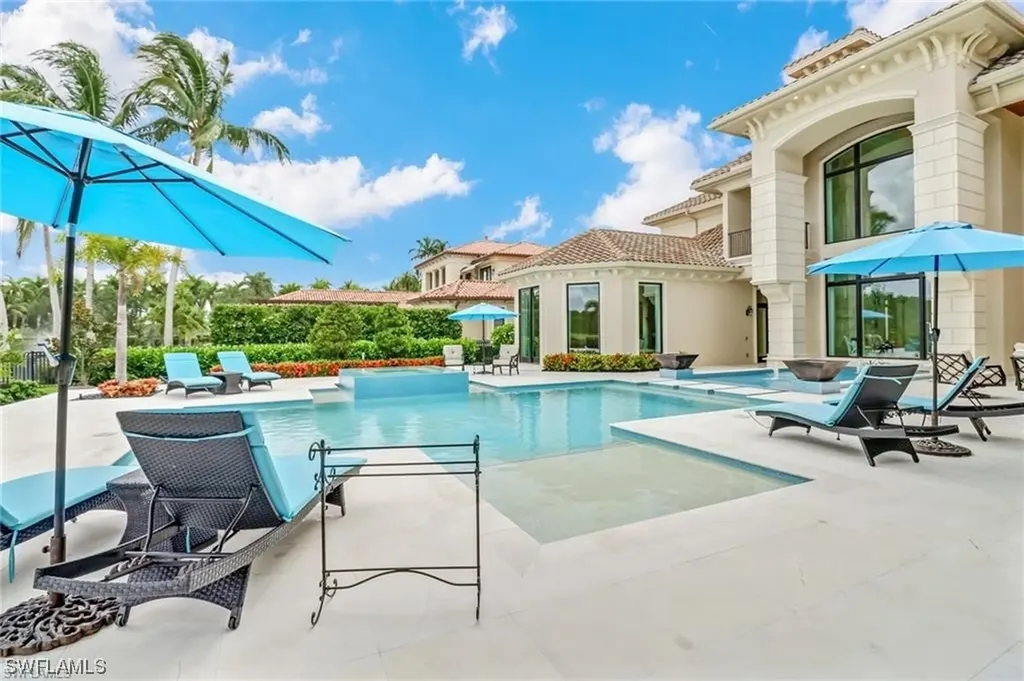 2556 Escada Drive Naples FL 34109