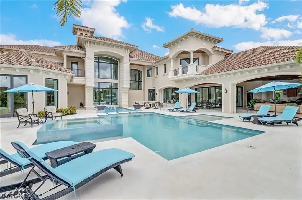 2556 Escada Drive Naples FL 34109
