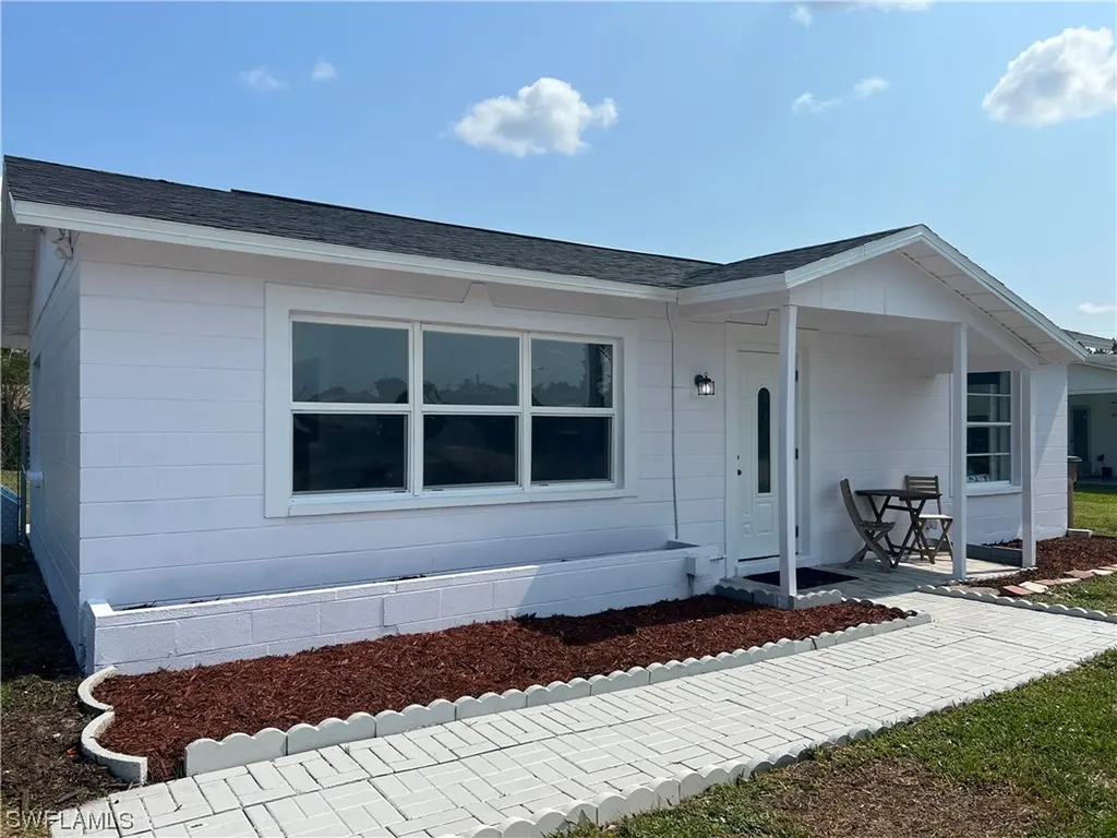 2253 8th Place Lehigh Acres FL 33936