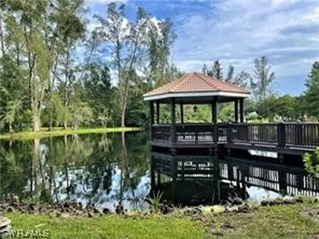 10041 Lake Cove Drive Fort Myers FL 33908