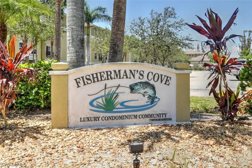 10041 Lake Cove Drive Fort Myers FL 33908