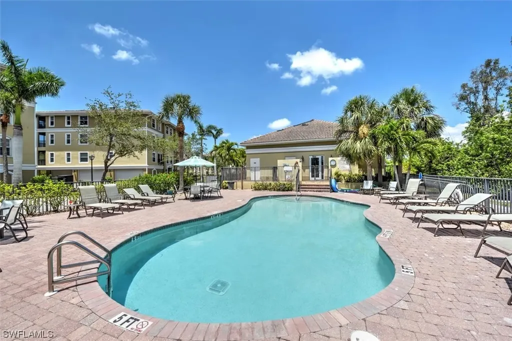 10041 Lake Cove Drive Fort Myers FL 33908