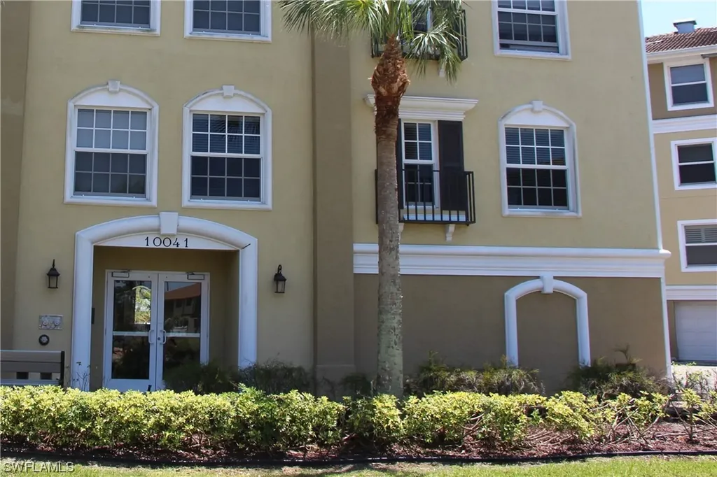 10041 Lake Cove Drive Fort Myers FL 33908