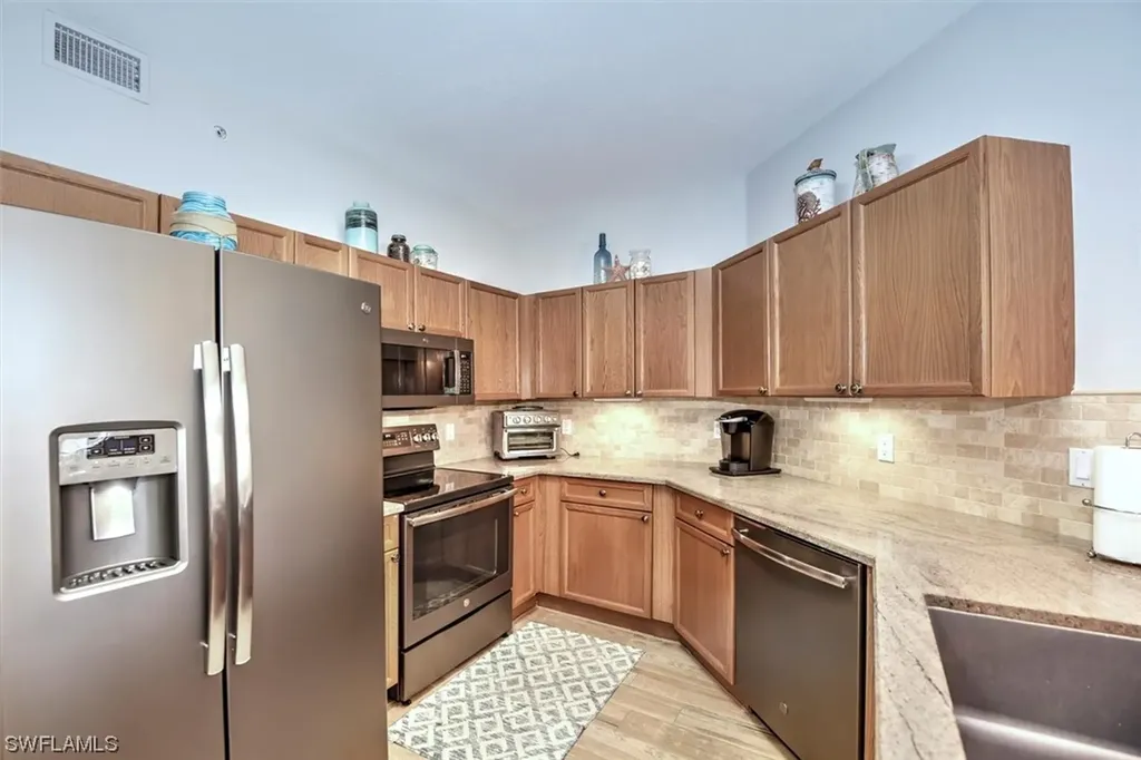 10041 Lake Cove Drive Fort Myers FL 33908