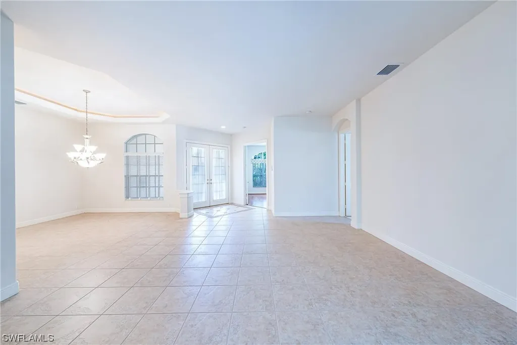1087 Camelot Circle Naples FL 34119