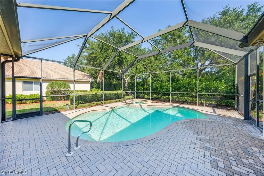 1087 Camelot Circle Naples FL 34119