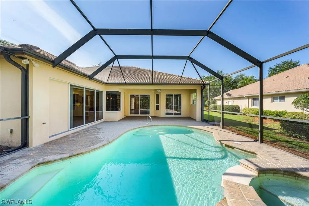 1087 Camelot Circle Naples FL 34119