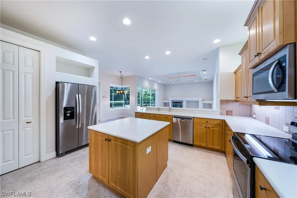 1087 Camelot Circle Naples FL 34119
