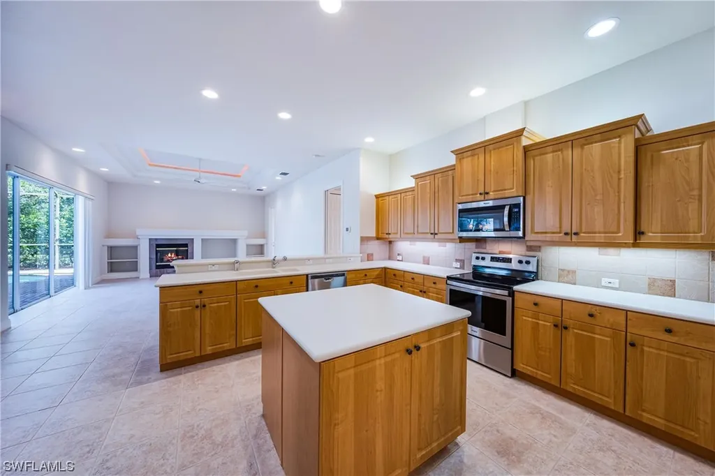 1087 Camelot Circle Naples FL 34119