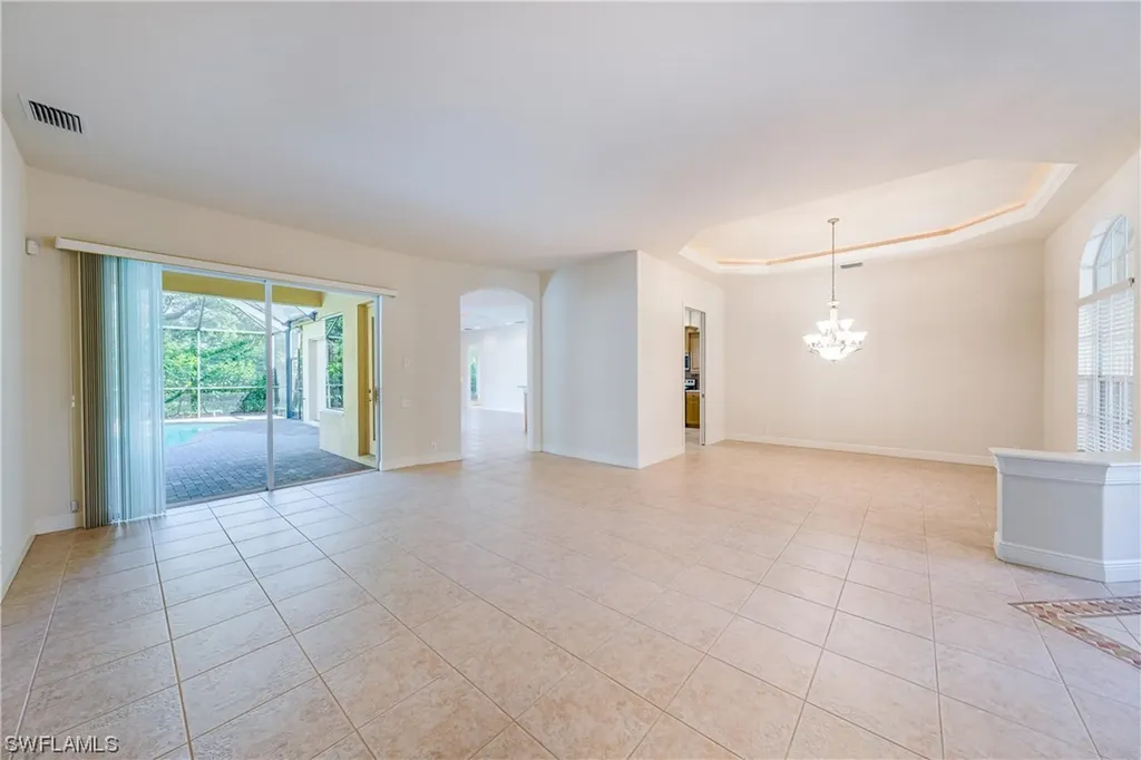 1087 Camelot Circle Naples FL 34119