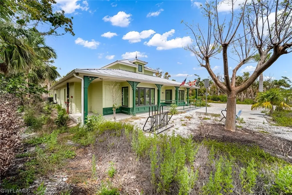2422 Periwinkle Way Sanibel FL 33957