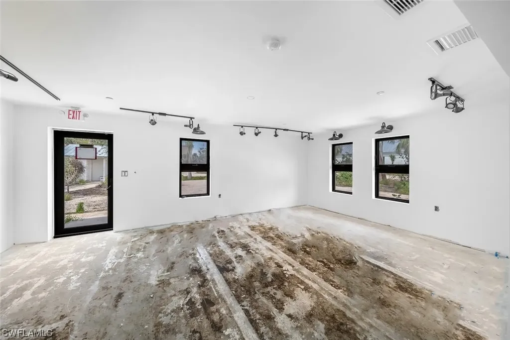2422 Periwinkle Way Sanibel FL 33957