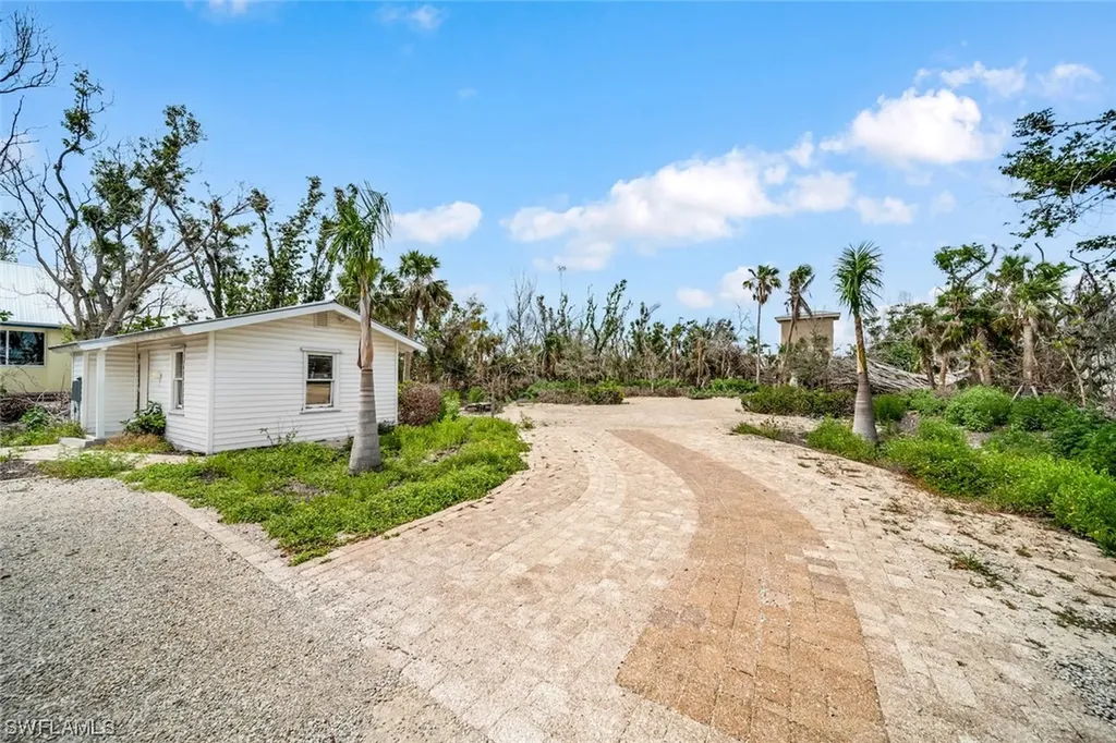 2422 Periwinkle Way Sanibel FL 33957