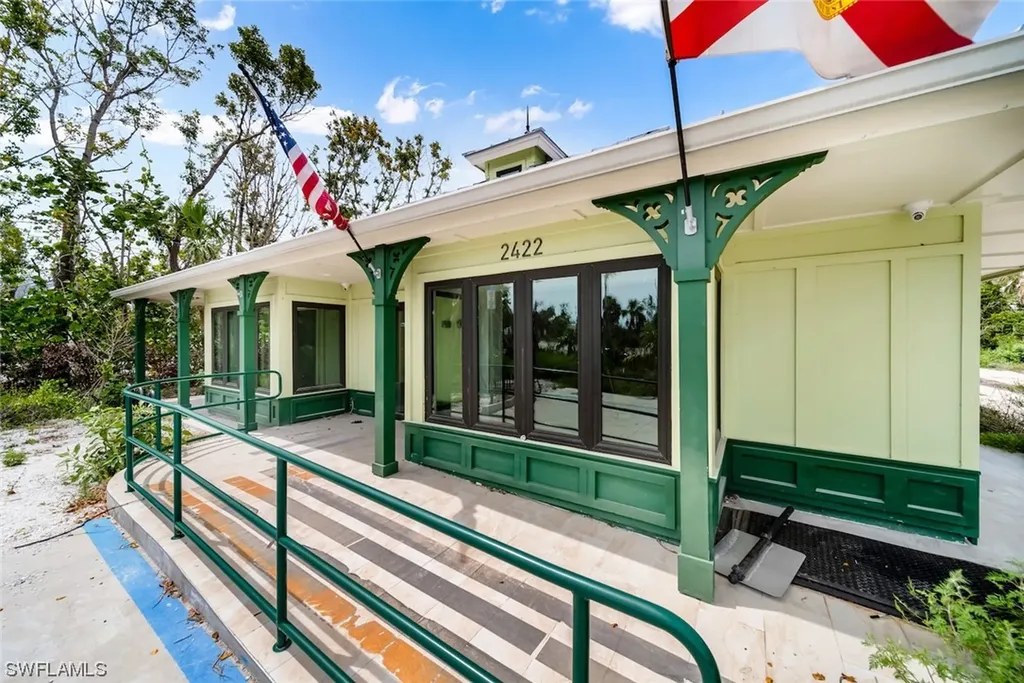 2422 Periwinkle Way Sanibel FL 33957