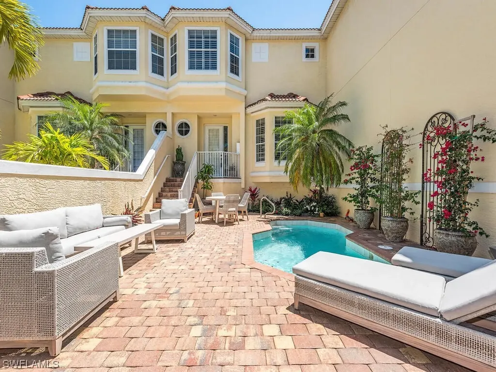 846 9th Avenue S Naples FL 34102