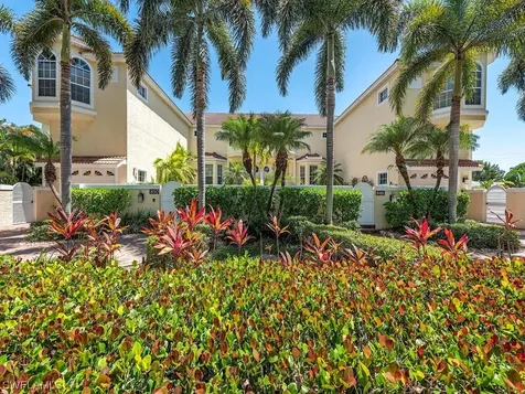 846 9TH Avenue S Naples FL 34102