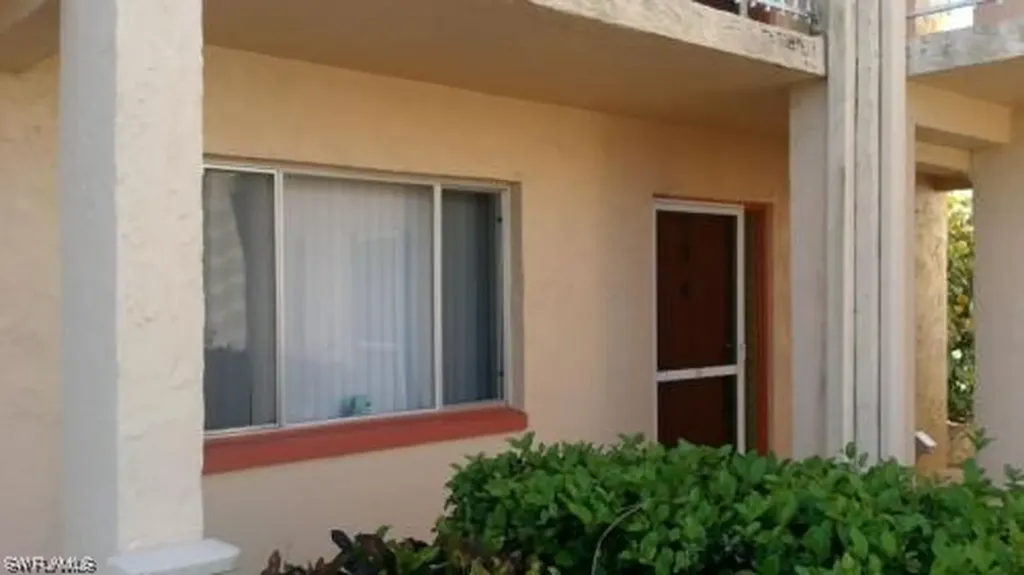 1926 SE 43rd Street Cape Coral FL 33904