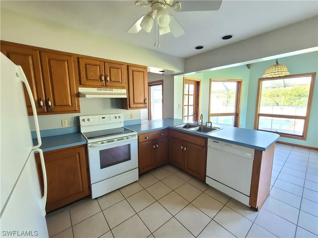 2437 Guinevere Court Fort Myers FL 33912