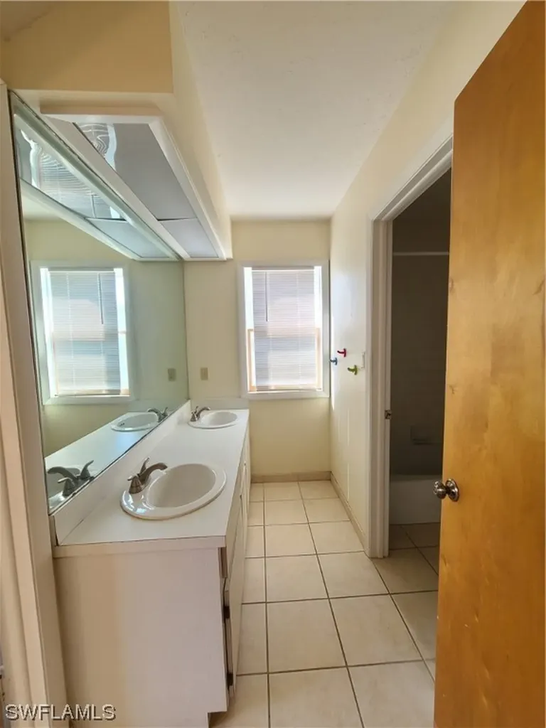 2437 Guinevere Court Fort Myers FL 33912