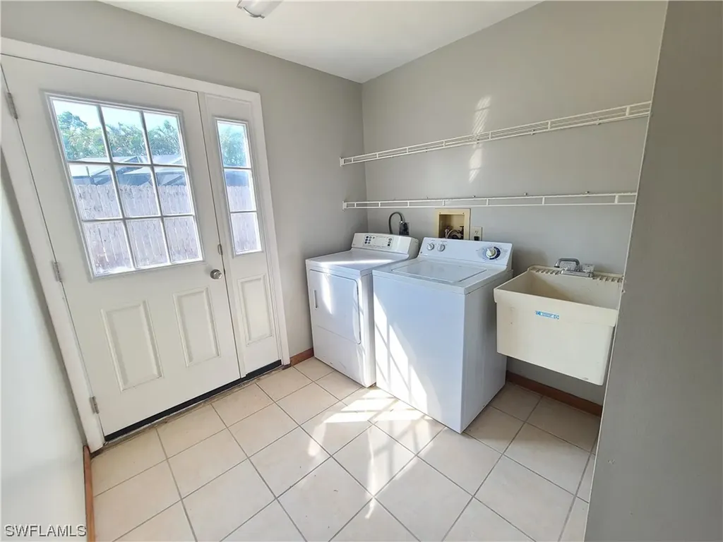 2437 Guinevere Court Fort Myers FL 33912