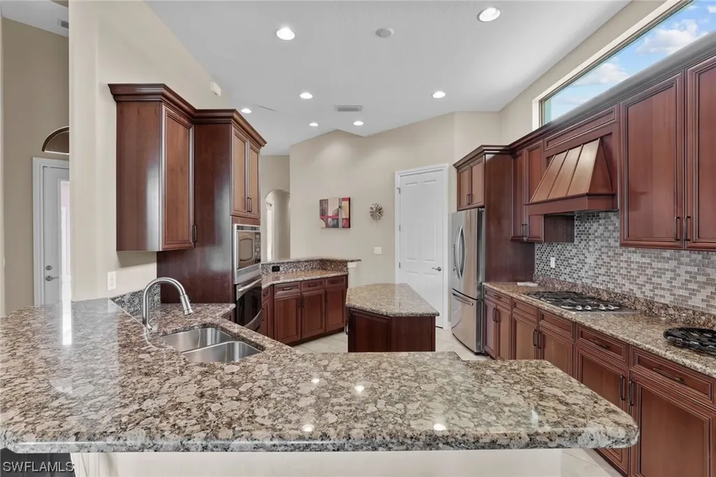 6528 Costa Circle Naples FL 34113