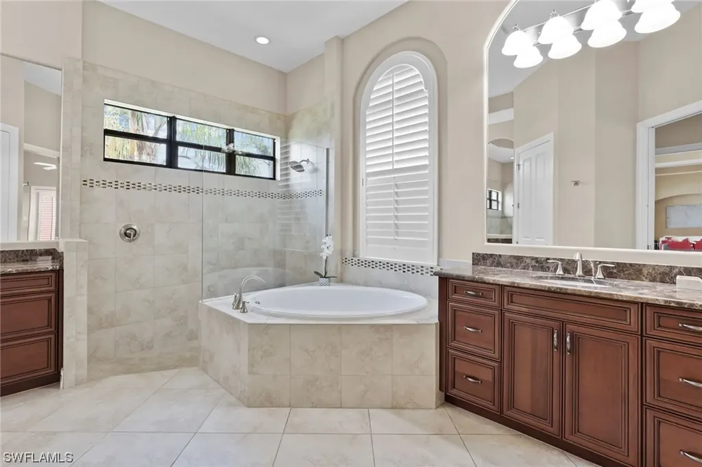 6528 Costa Circle Naples FL 34113