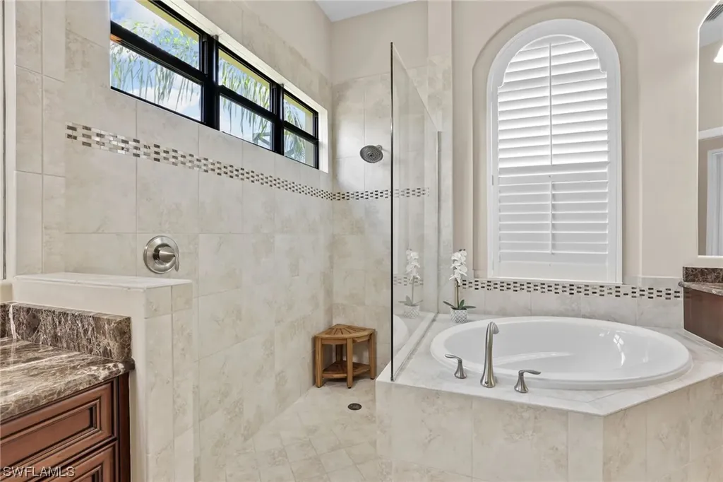 6528 Costa Circle Naples FL 34113