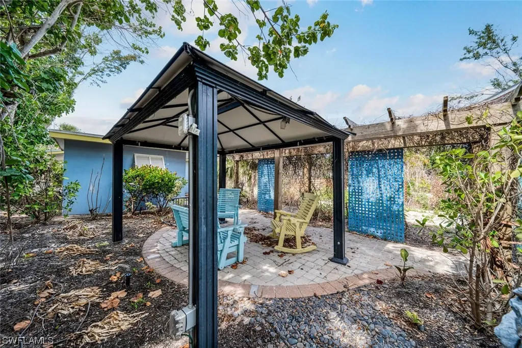 2365 Periwinkle Way Sanibel FL 33957