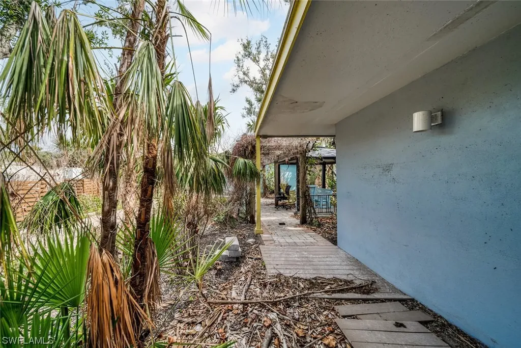 2365 Periwinkle Way Sanibel FL 33957