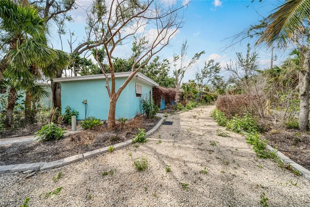 2365 Periwinkle Way Sanibel FL 33957