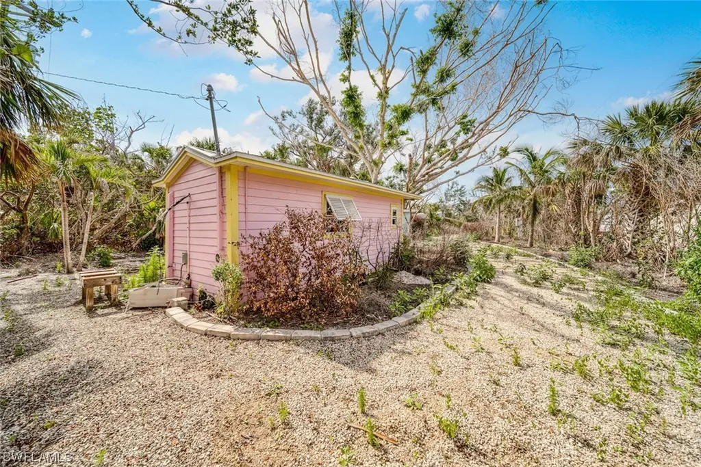 2365 Periwinkle Way Sanibel FL 33957