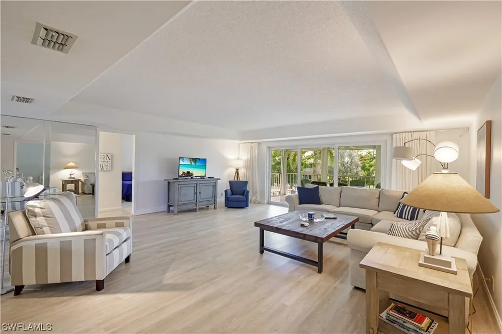 Naples FL, 232 Memory Lane, Unit 2584