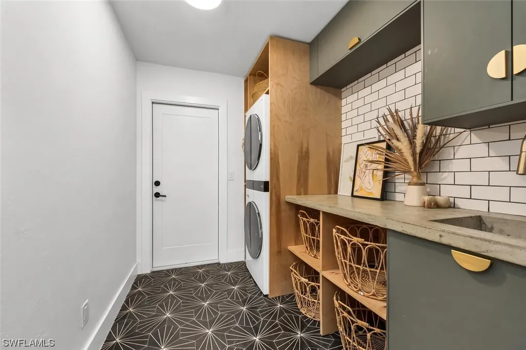 1921 Blackstone Circle Naples FL 34109