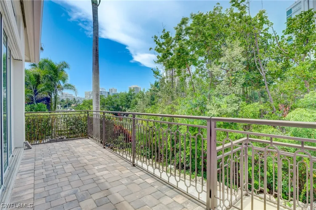 5141 Seahorse Avenue Naples FL 34103
