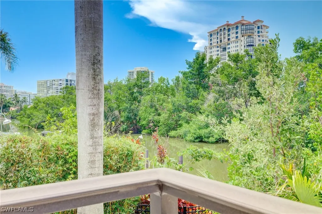 5141 Seahorse Avenue Naples FL 34103