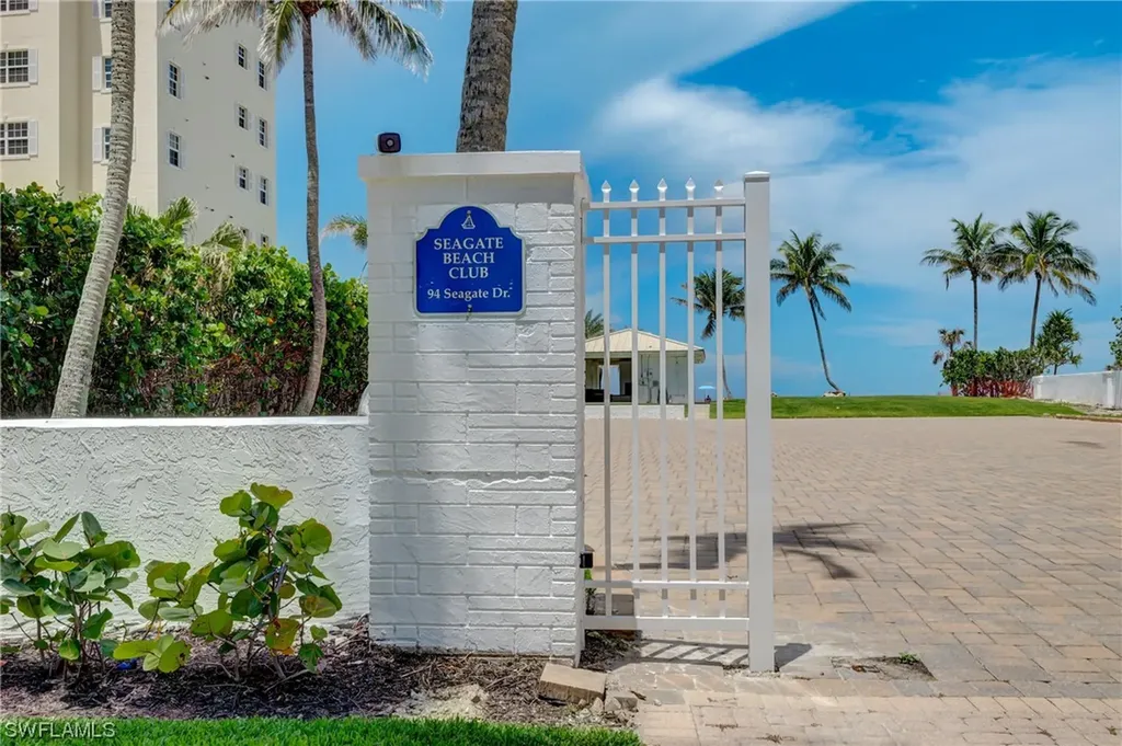 5141 Seahorse Avenue Naples FL 34103