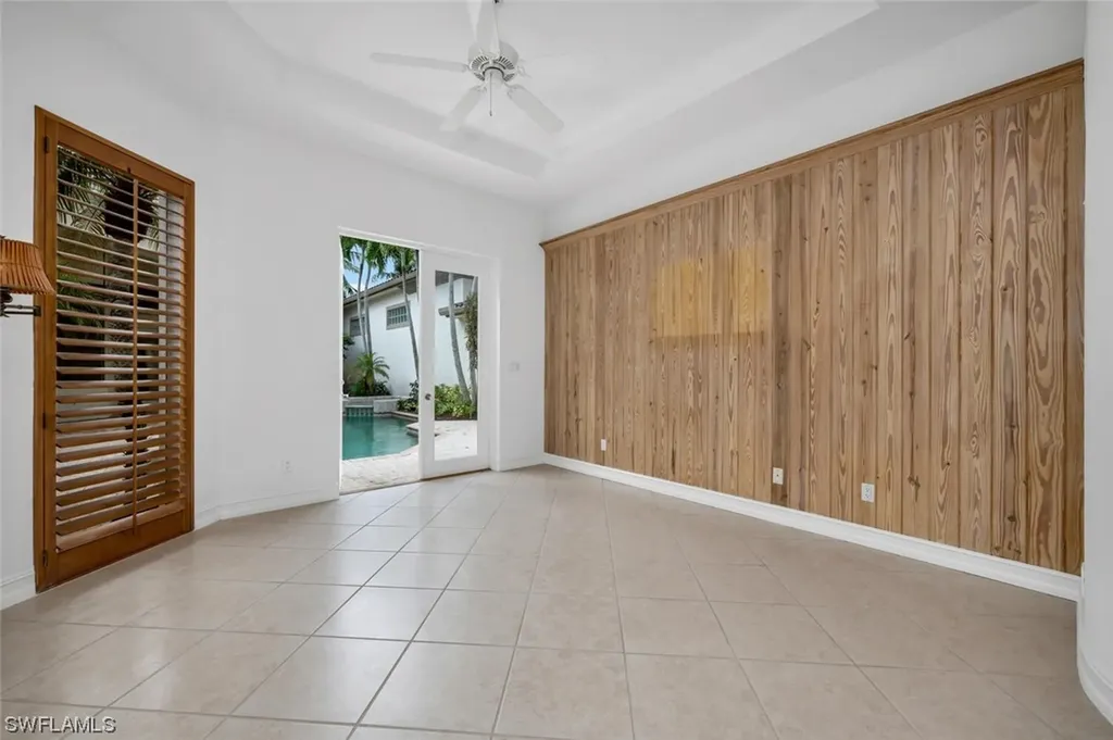 1296 Grand Isle Court Naples FL 34108