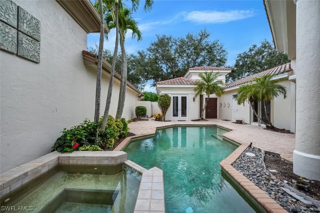 1296 Grand Isle Court Naples FL 34108