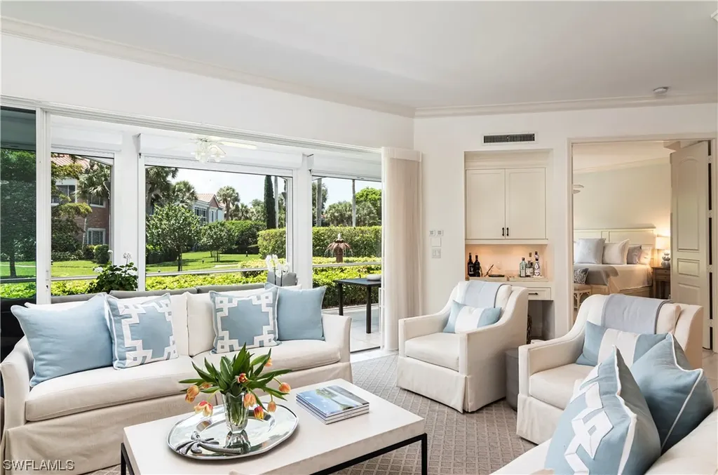 540 Via Veneto Naples FL 34108