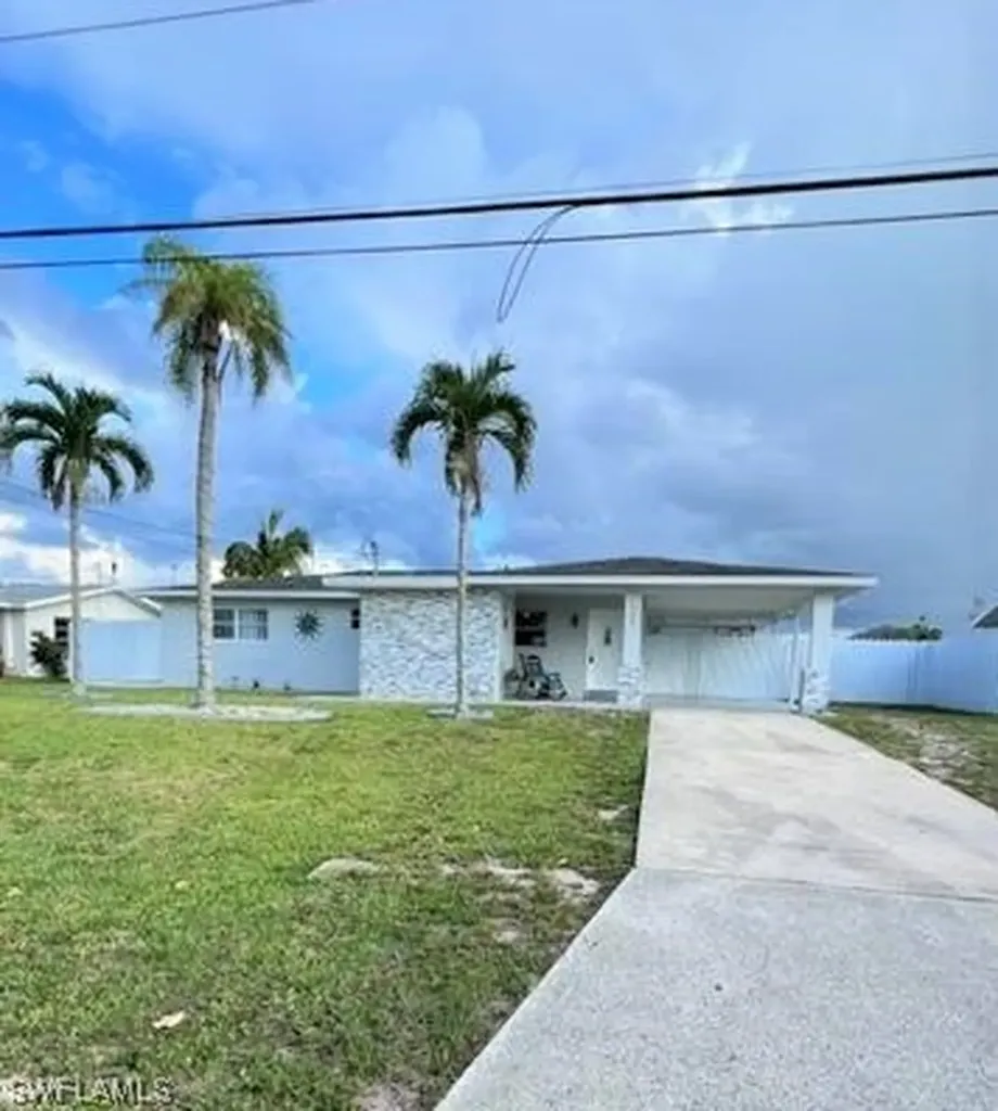 1506 NE 4th Terrace Cape Coral FL 33909