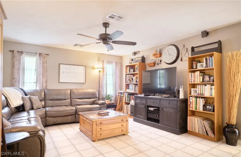 2110 SE 14th Street Cape Coral FL 33990