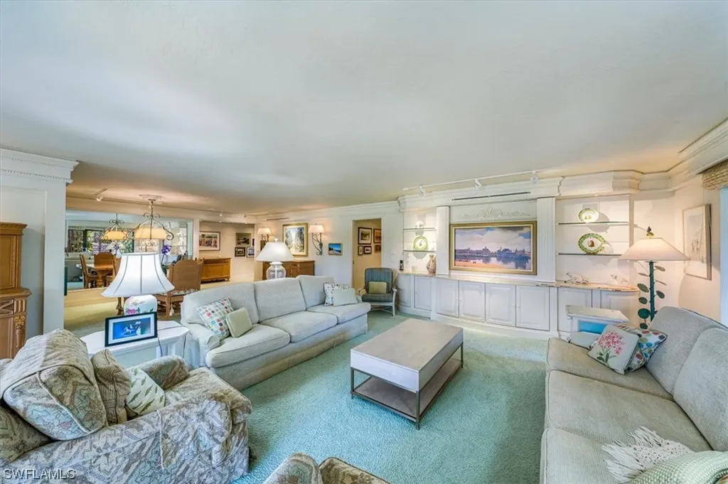 103 Clubhouse Lane Naples FL 34105