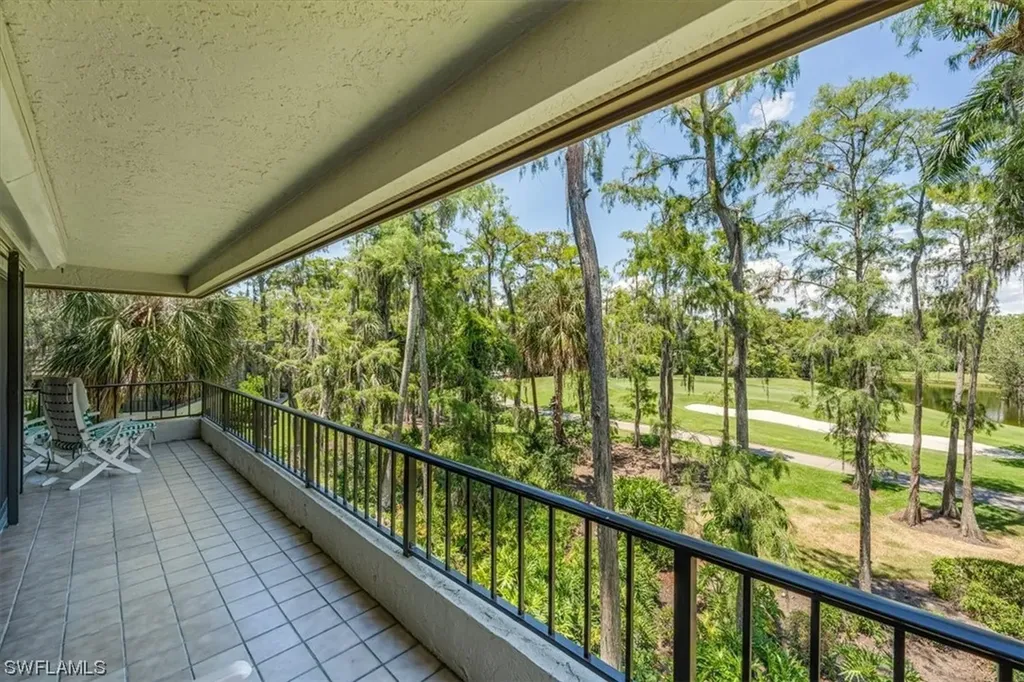 103 Clubhouse Lane Naples FL 34105